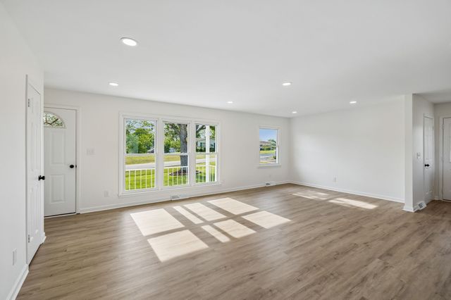 6009 Hays Dr, Columbia, TN 38401