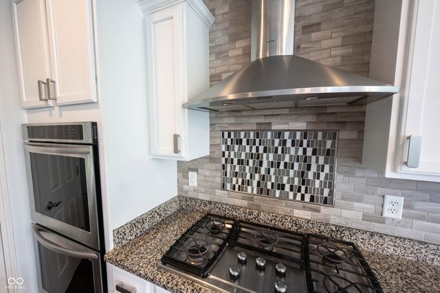 13111 Avon Cross Way, Fishers, IN 46037