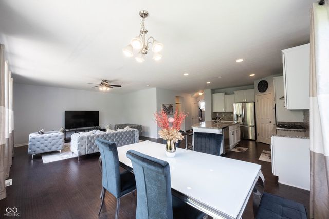 13111 Avon Cross Way, Fishers, IN 46037