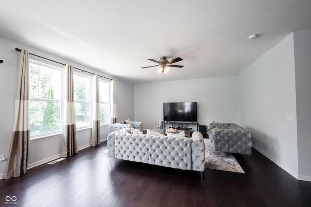 13111 Avon Cross Way, Fishers, IN 46037