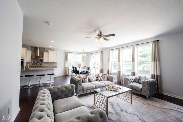 13111 Avon Cross Way, Fishers, IN 46037