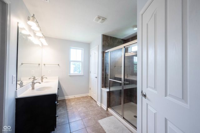 13111 Avon Cross Way, Fishers, IN 46037
