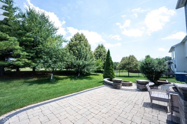 13111 Avon Cross Way, Fishers, IN 46037