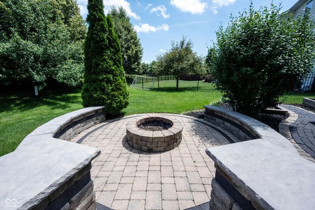 13111 Avon Cross Way, Fishers, IN 46037