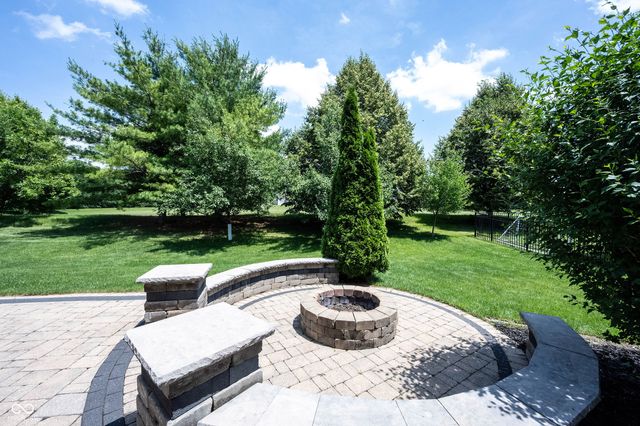13111 Avon Cross Way, Fishers, IN 46037