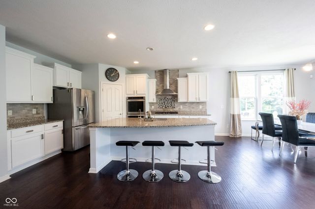 13111 Avon Cross Way, Fishers, IN 46037