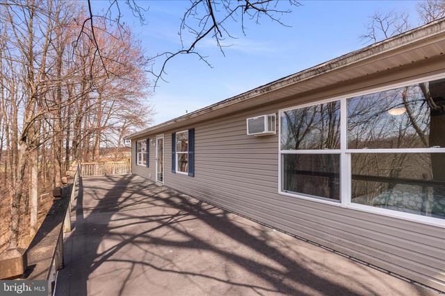 834 RICHMOND RD, Windsor, PA 17366