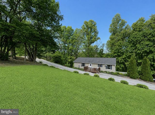834 RICHMOND RD, Windsor, PA 17366