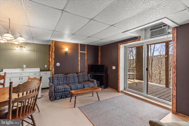 834 RICHMOND RD, Windsor, PA 17366