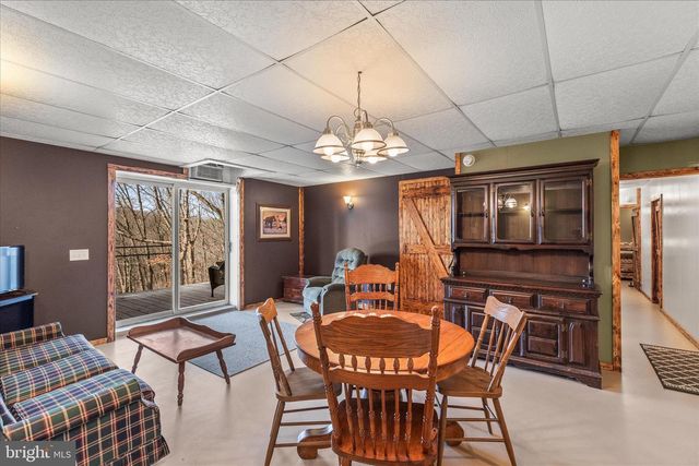 834 RICHMOND RD, Windsor, PA 17366