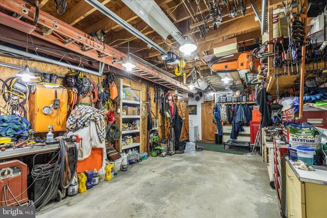 834 RICHMOND RD, Windsor, PA 17366