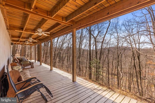 834 RICHMOND RD, Windsor, PA 17366