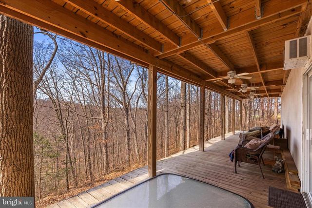 834 RICHMOND RD, Windsor, PA 17366