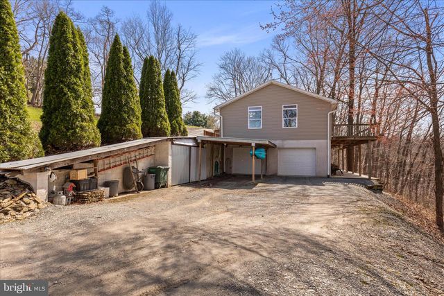 834 RICHMOND RD, Windsor, PA 17366