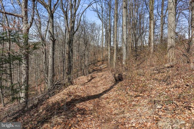 834 RICHMOND RD, Windsor, PA 17366