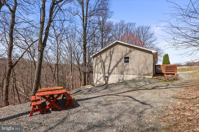 834 RICHMOND RD, Windsor, PA 17366