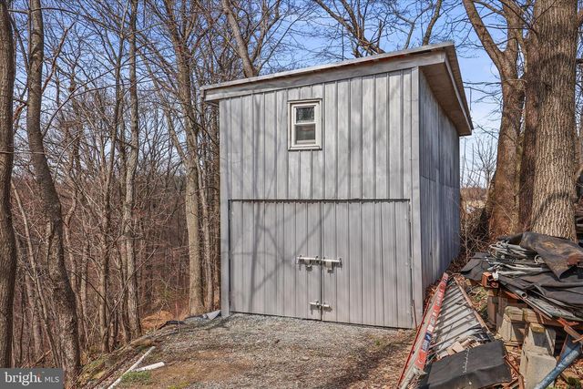 834 RICHMOND RD, Windsor, PA 17366