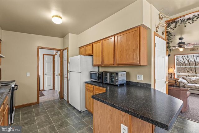 834 RICHMOND RD, Windsor, PA 17366