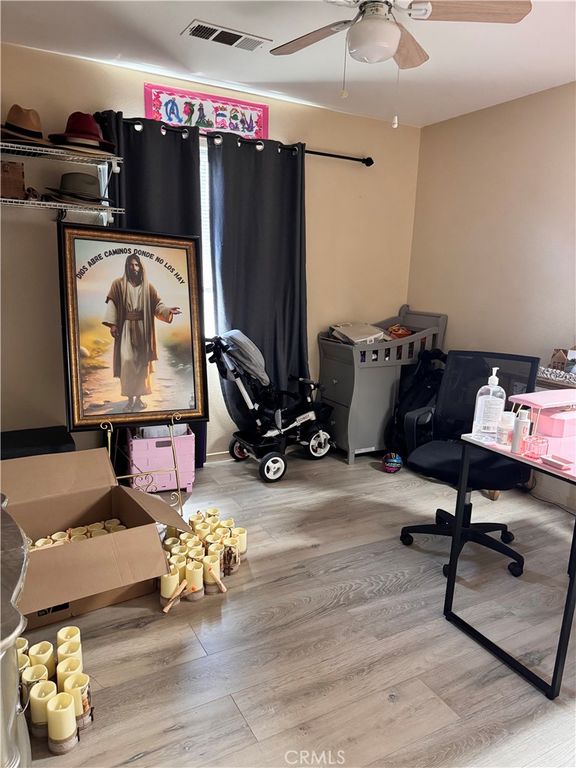 Image 13 of property listing at 142 White, Tulare, CA 93274