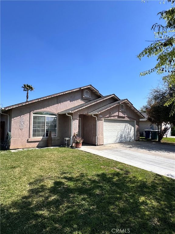 Image 2 of property listing at 142 White, Tulare, CA 93274