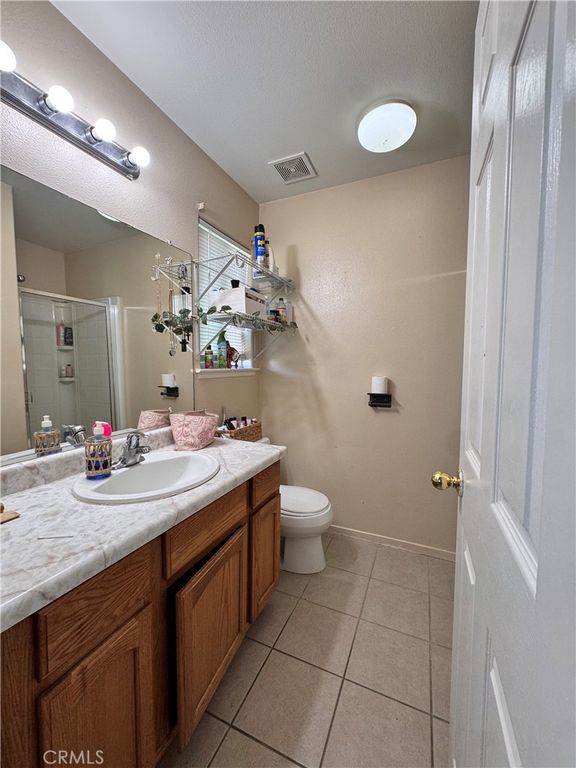 Image 21 of property listing at 142 White, Tulare, CA 93274