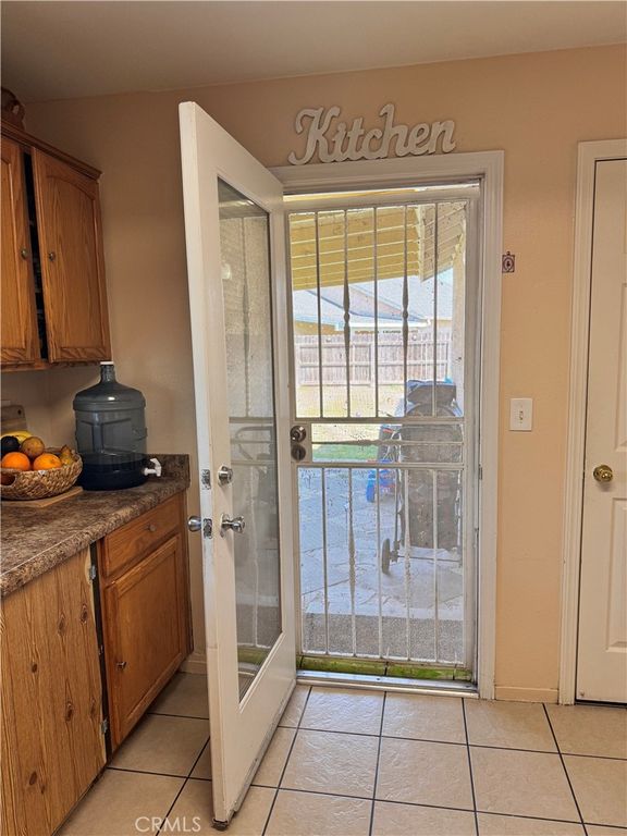 Image 23 of property listing at 142 White, Tulare, CA 93274