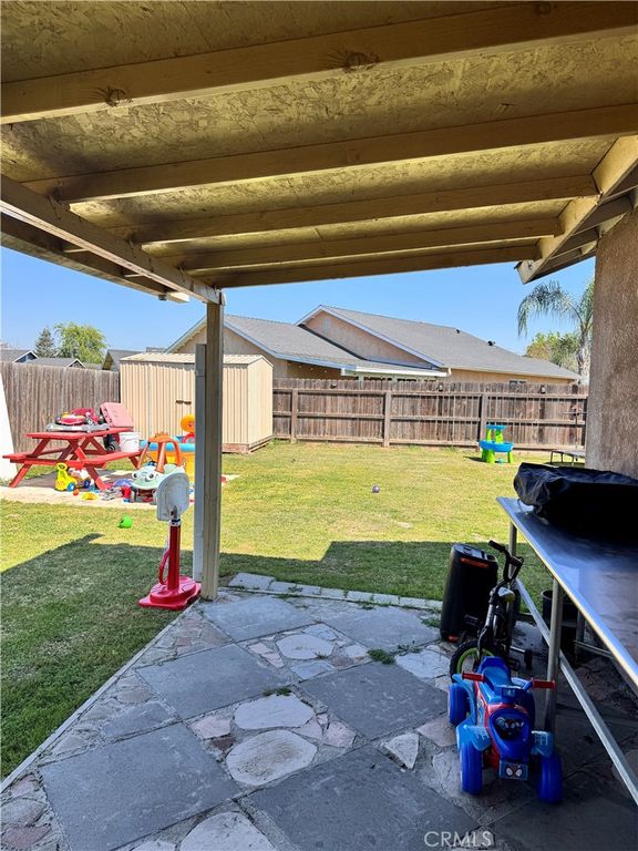 Image 24 of property listing at 142 White, Tulare, CA 93274