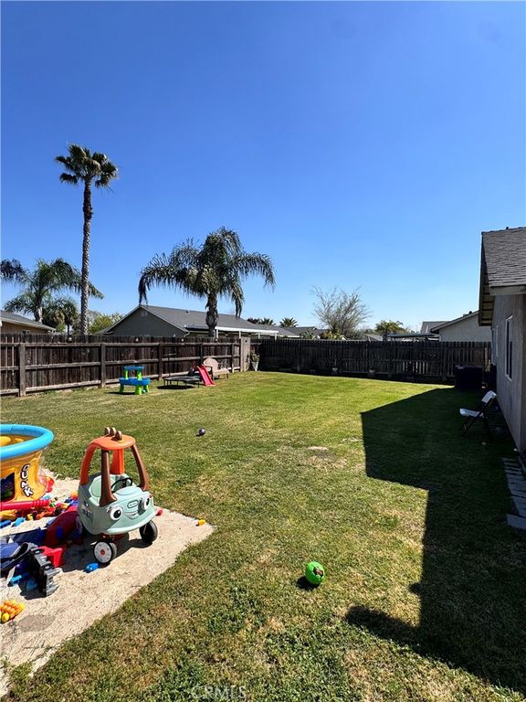 Image 28 of property listing at 142 White, Tulare, CA 93274