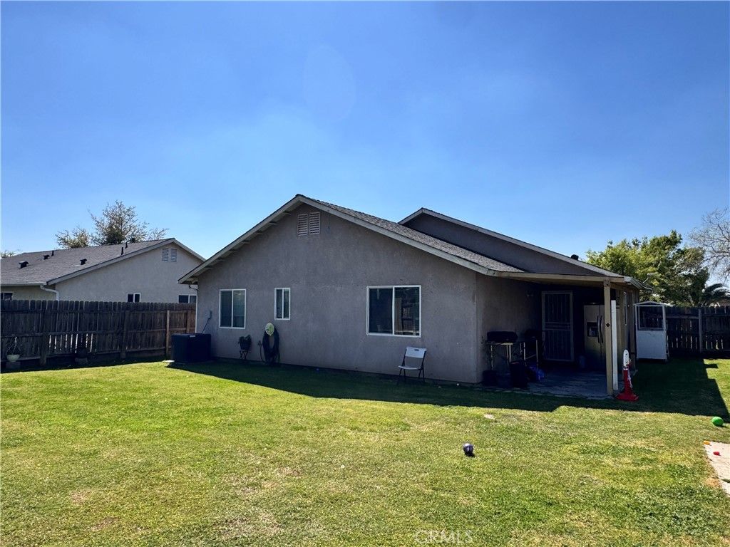 Image 29 of property listing at 142 White, Tulare, CA 93274