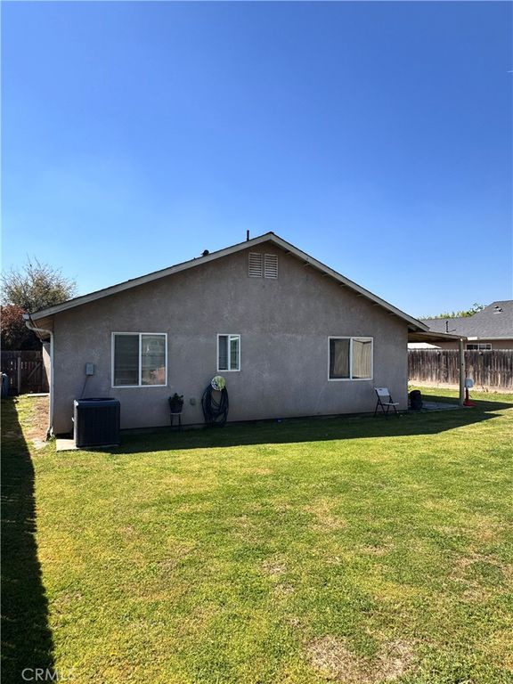 Image 30 of property listing at 142 White, Tulare, CA 93274