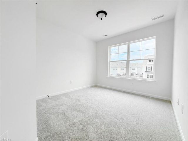 2012 Stanford LN, Newport News, VA 23608