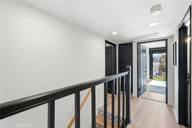 11127 La Maida 9, North Hollywood, CA 91601