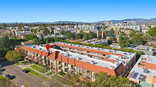 11127 La Maida 9, North Hollywood, CA 91601