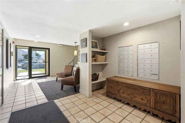 11127 La Maida 9, North Hollywood, CA 91601