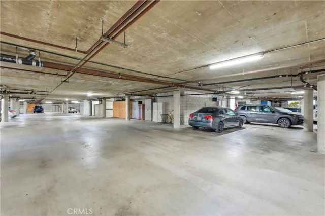 11127 La Maida 9, North Hollywood, CA 91601