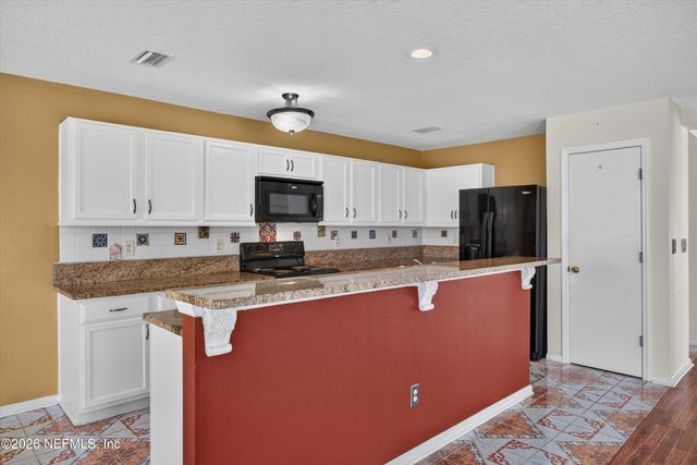 2282 JUSTIN LAKE Drive, Jacksonville, FL 32221