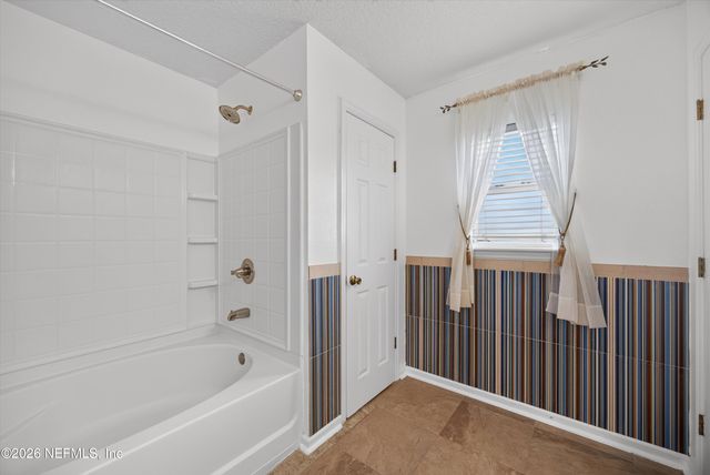 2282 JUSTIN LAKE Drive, Jacksonville, FL 32221