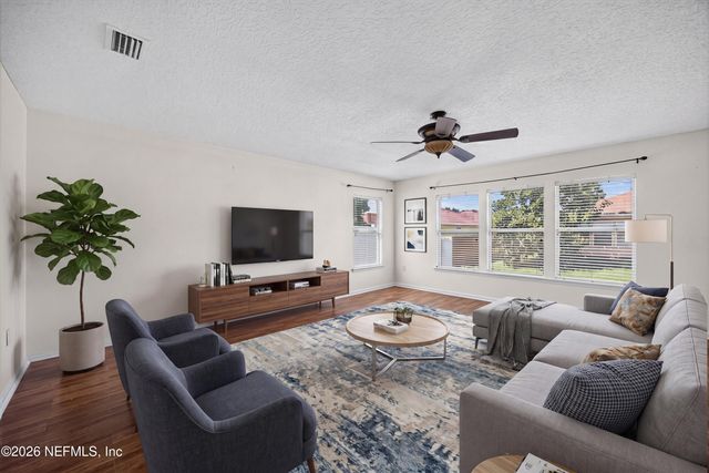 2282 JUSTIN LAKE Drive, Jacksonville, FL 32221