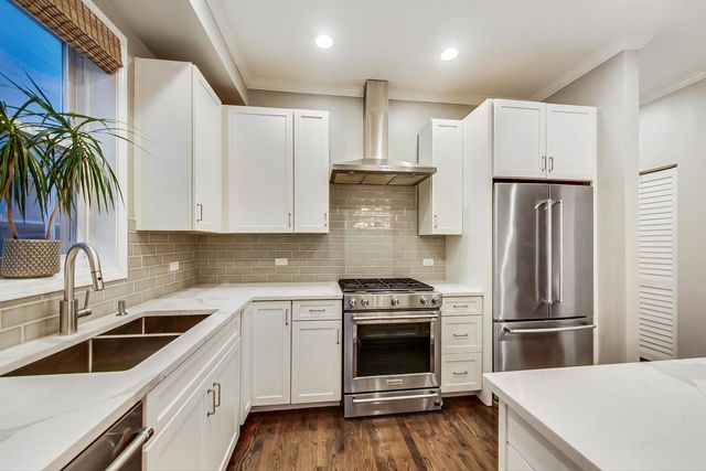 1328 W Belmont Avenue 3W, Chicago, IL 60657