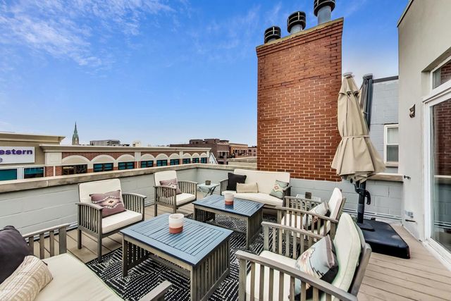 1328 W Belmont Avenue 3W, Chicago, IL 60657