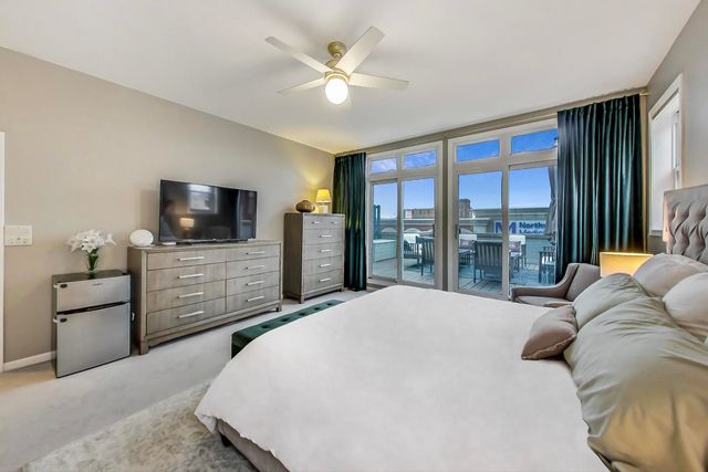 1328 W Belmont Avenue 3W, Chicago, IL 60657