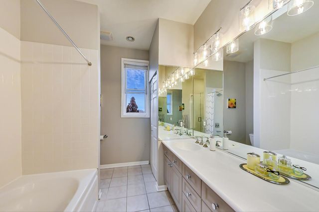 1328 W Belmont Avenue 3W, Chicago, IL 60657