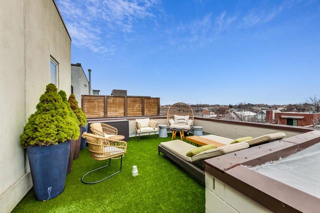 1328 W Belmont Avenue 3W, Chicago, IL 60657