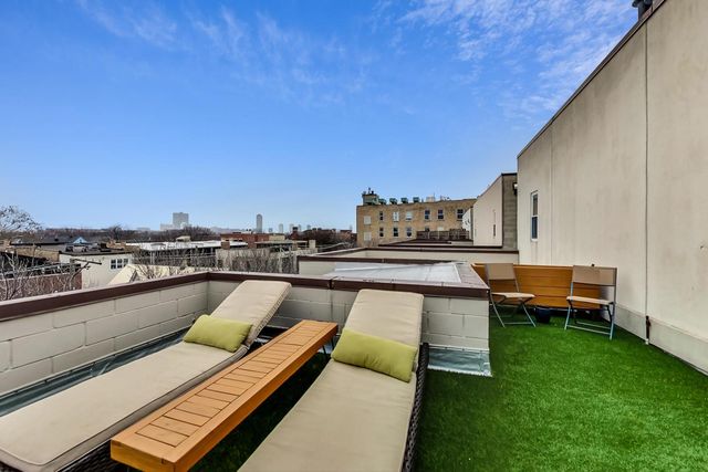 1328 W Belmont Avenue 3W, Chicago, IL 60657