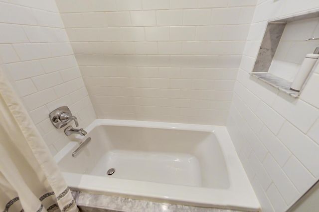 1328 W Belmont Avenue 3W, Chicago, IL 60657