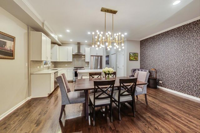 1328 W Belmont Avenue 3W, Chicago, IL 60657