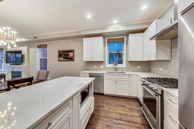 1328 W Belmont Avenue 3W, Chicago, IL 60657