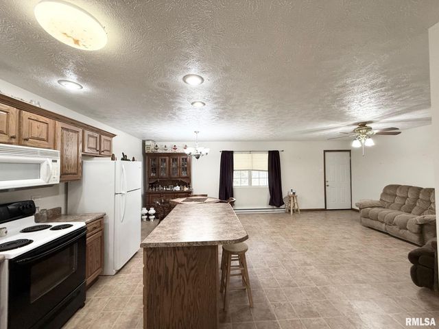 880 S Rocky Comfort Road, Makanda, IL 62958