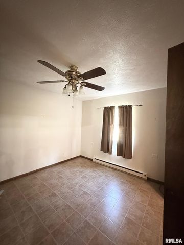 880 S Rocky Comfort Road, Makanda, IL 62958