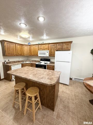 880 S Rocky Comfort Road, Makanda, IL 62958